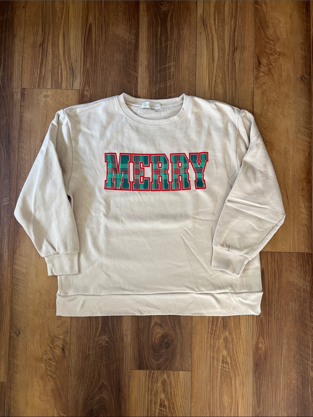 5/$25🌼 Festive Beige “MERRY” Crewneck Sweatshirt